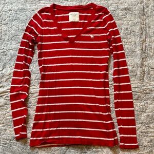Women’s red and white striped Abercrombie & Fitch sweeter. Size M